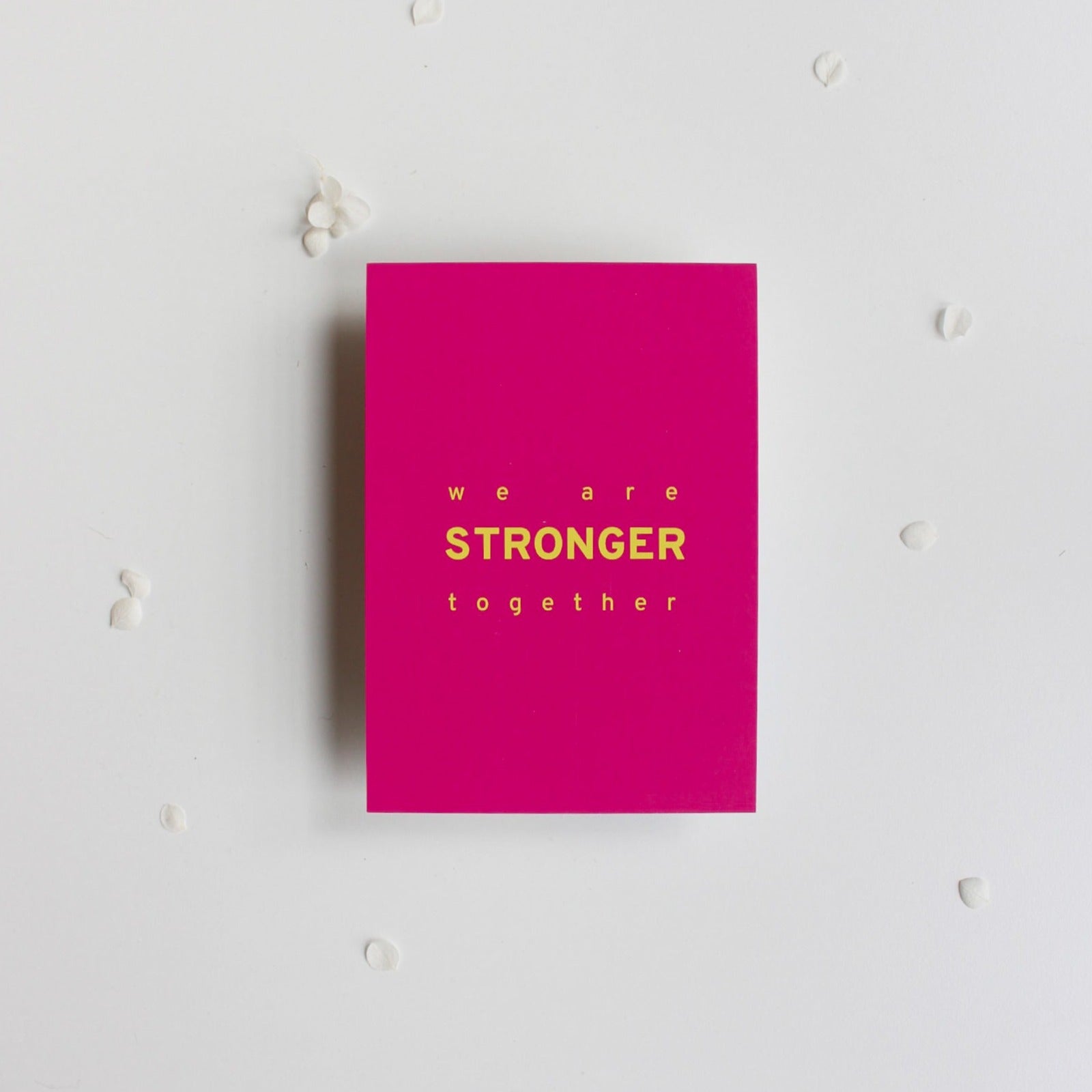 Postkarte "we are stronger together"