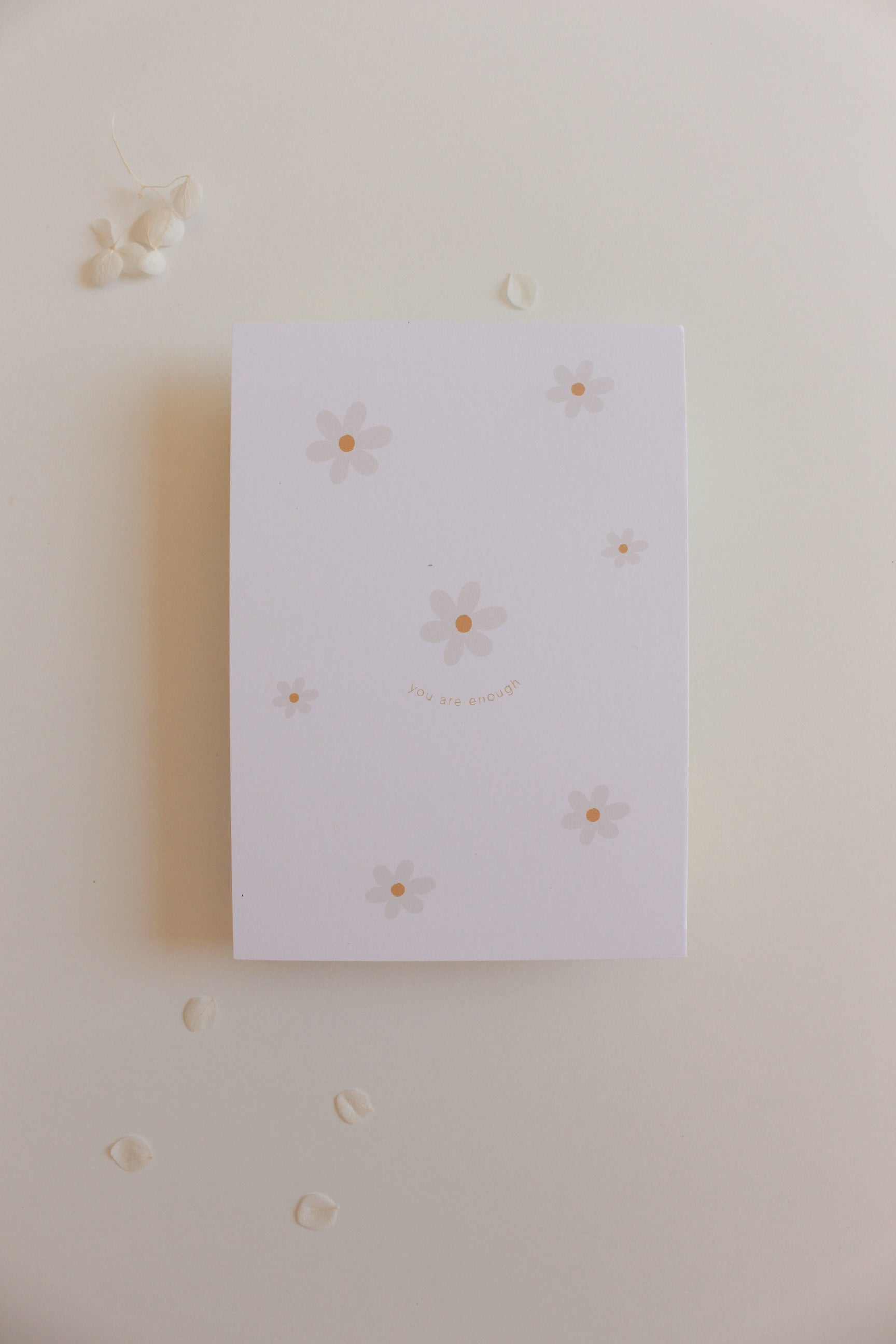 Postkarte "you are enough" mit Gänseblümchen