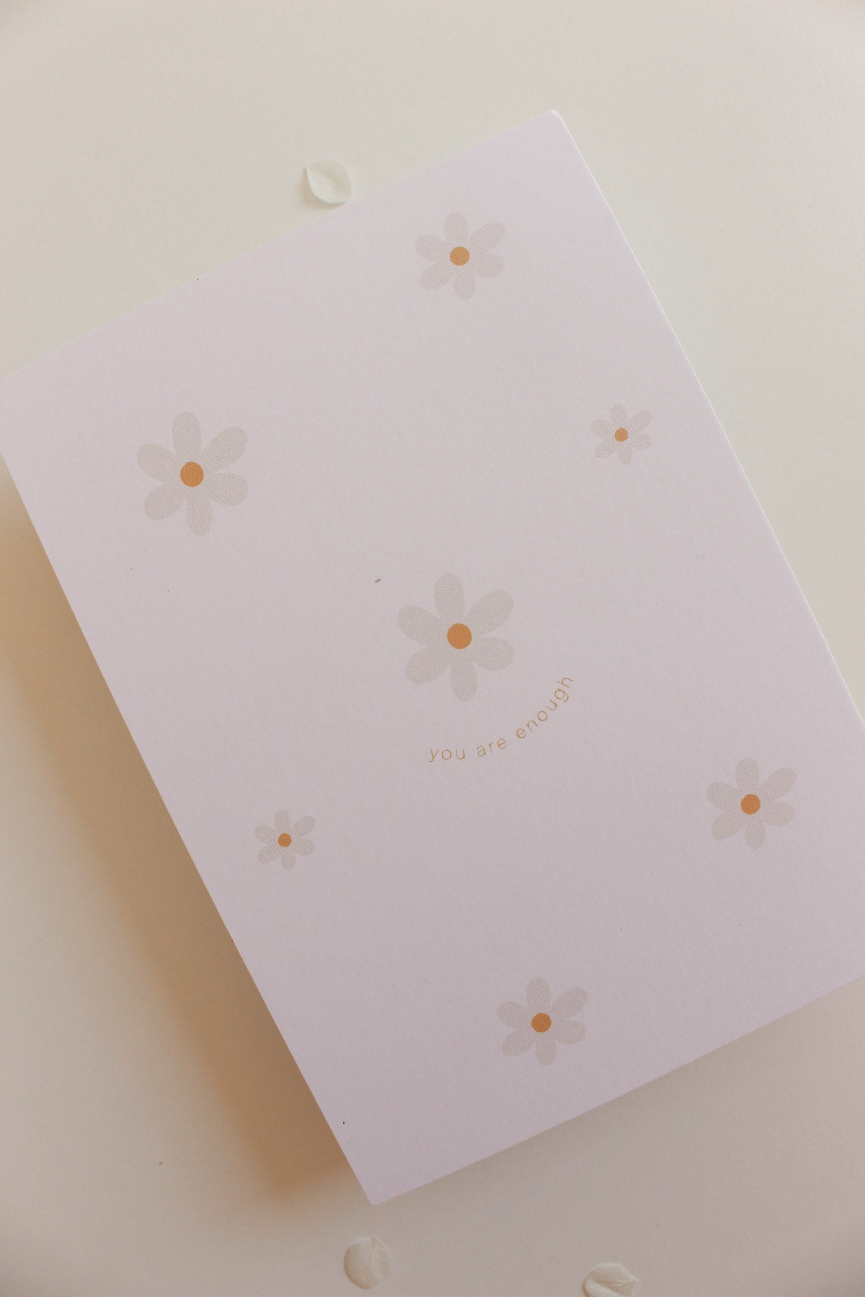 Postkarte "you are enough" mit Gänseblümchen