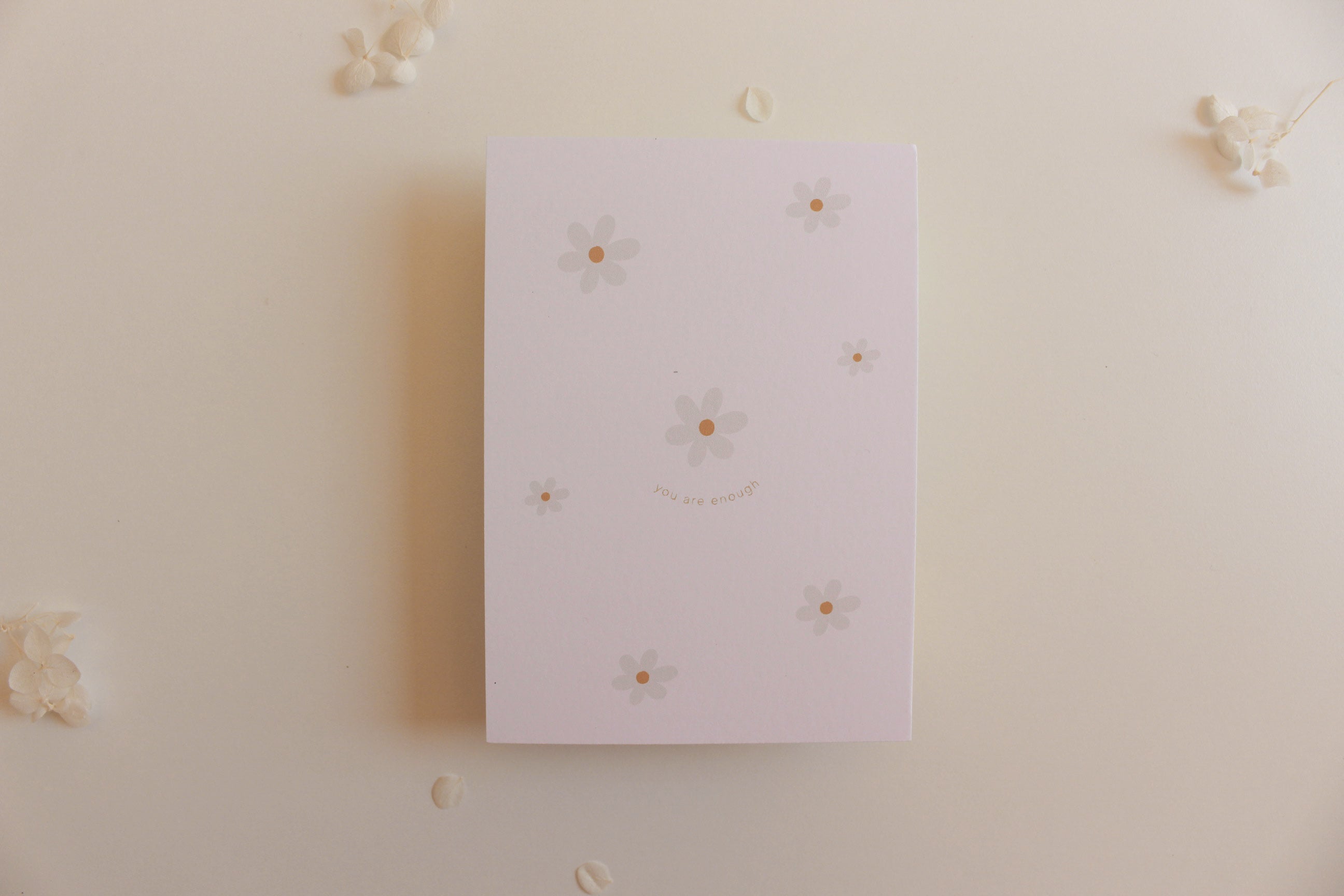 Postkarte "you are enough" mit Gänseblümchen