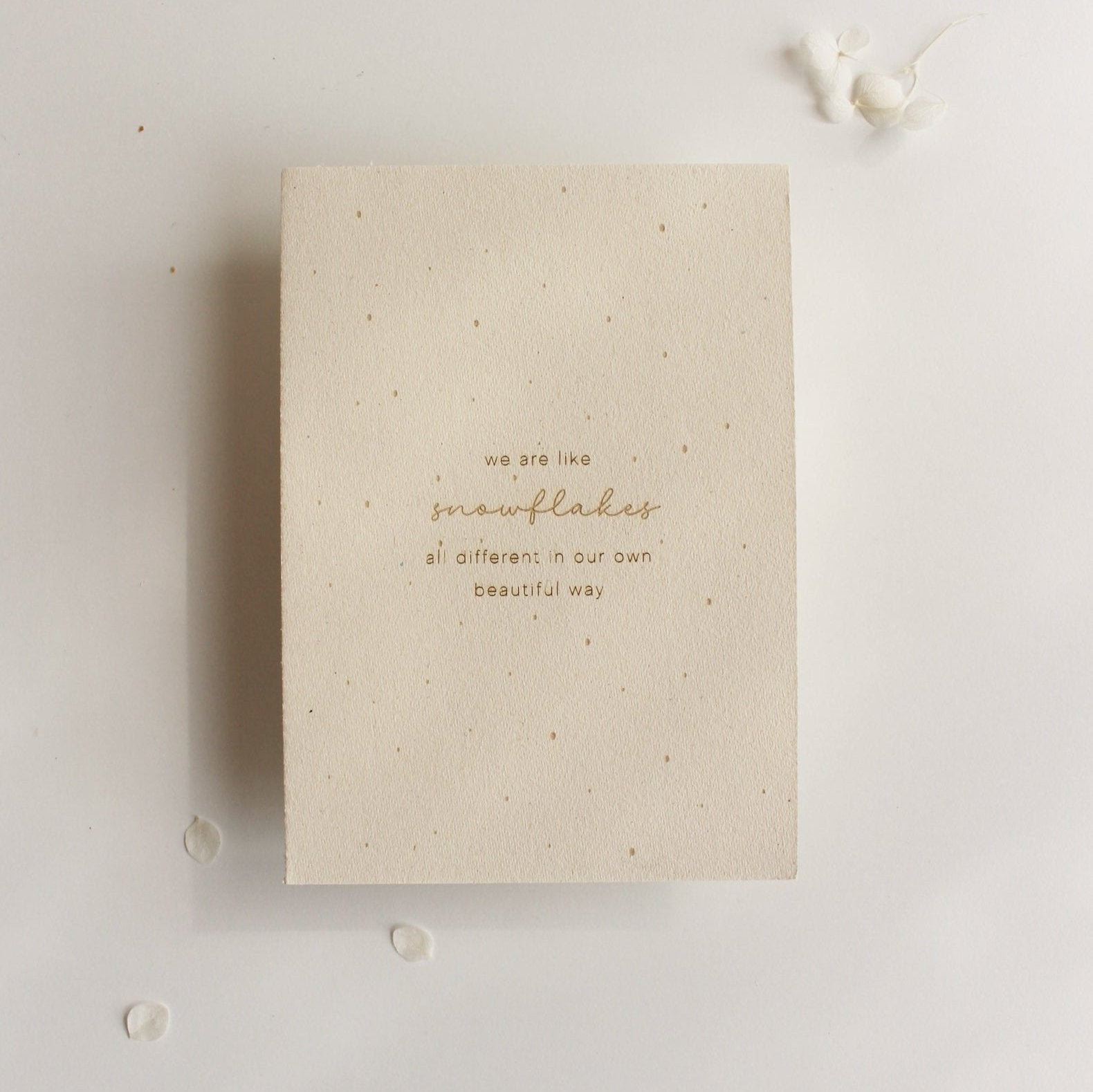 Gravierte Postkarte aus Finnpappe "snowflakes"