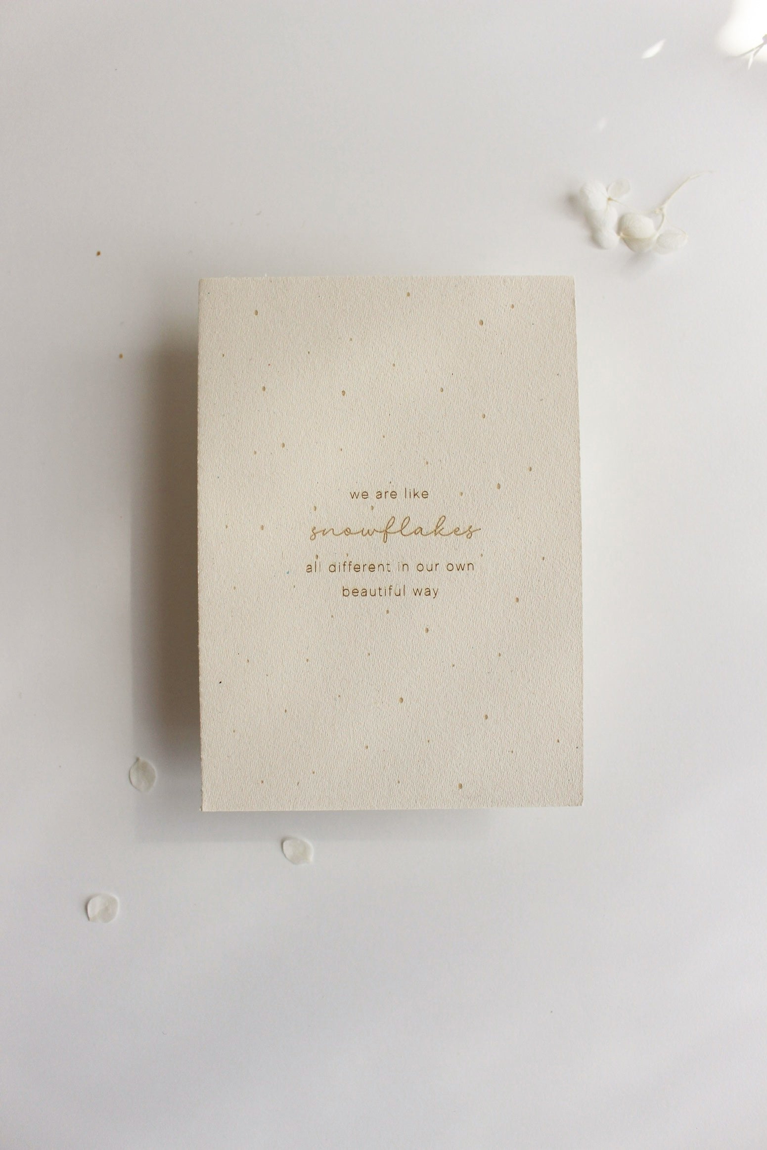 Gravierte Postkarte aus Finnpappe "snowflakes"