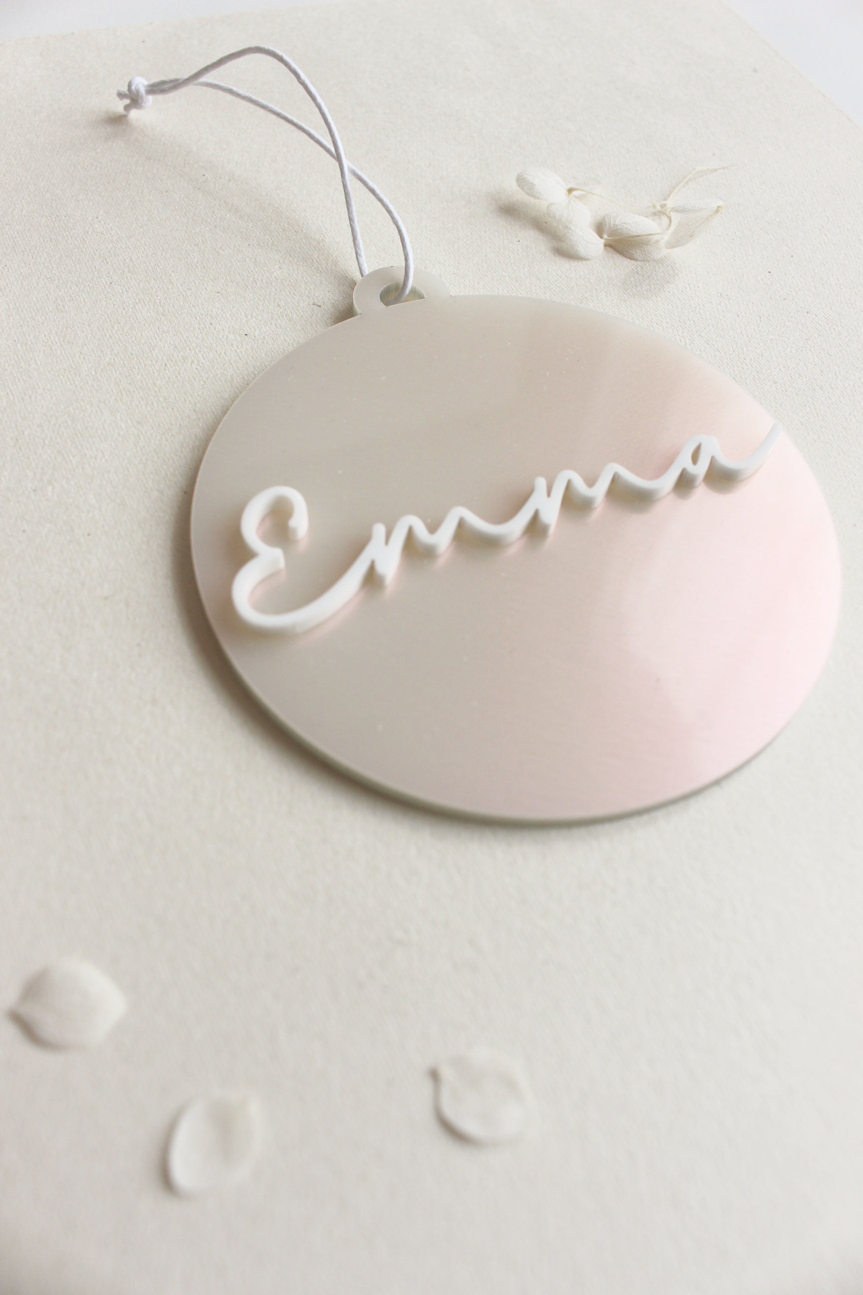 Weihnachtskugel aus Acryl - personalisiert