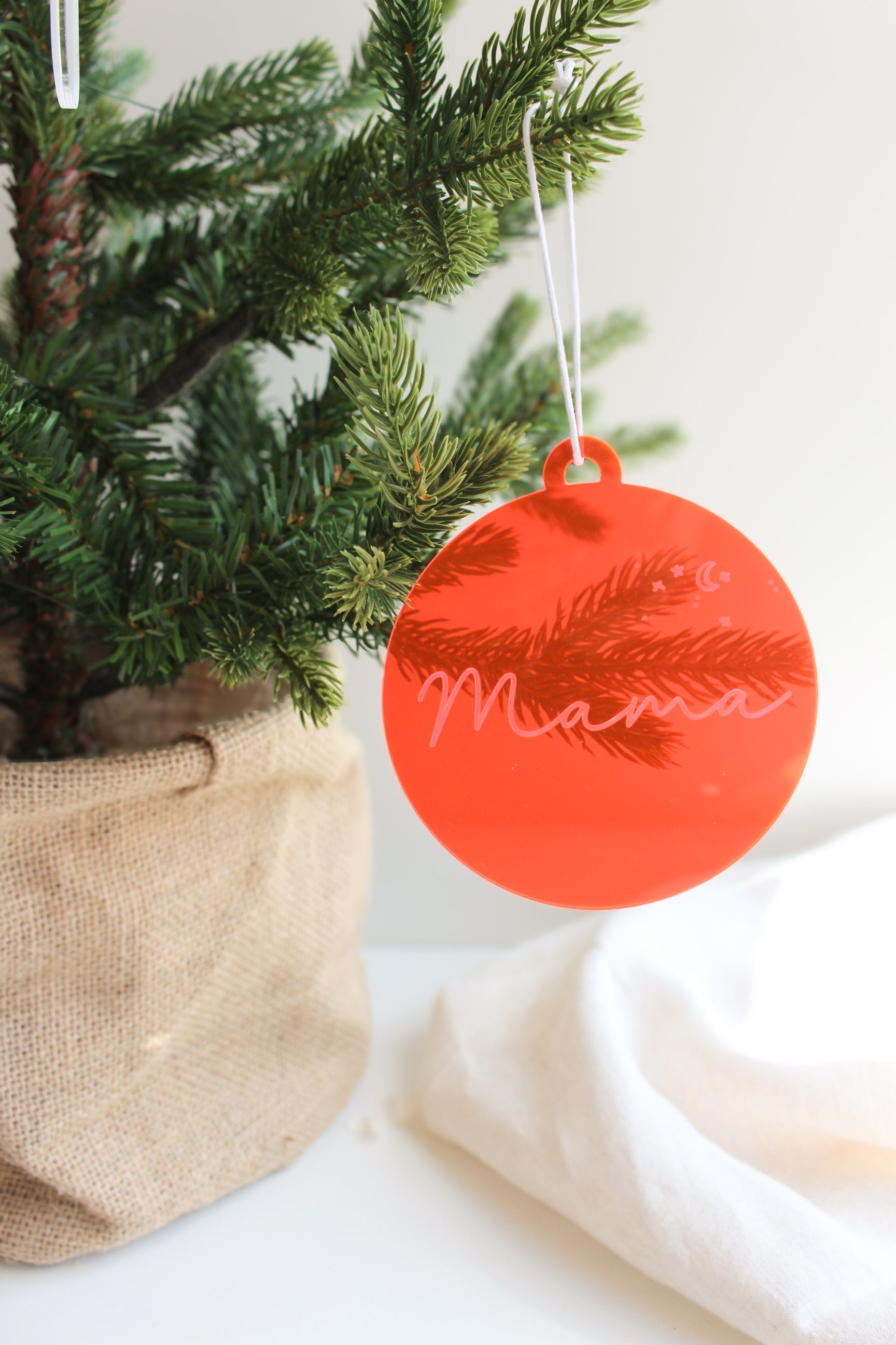 Weihnachtskugel aus Acryl mit Gravur