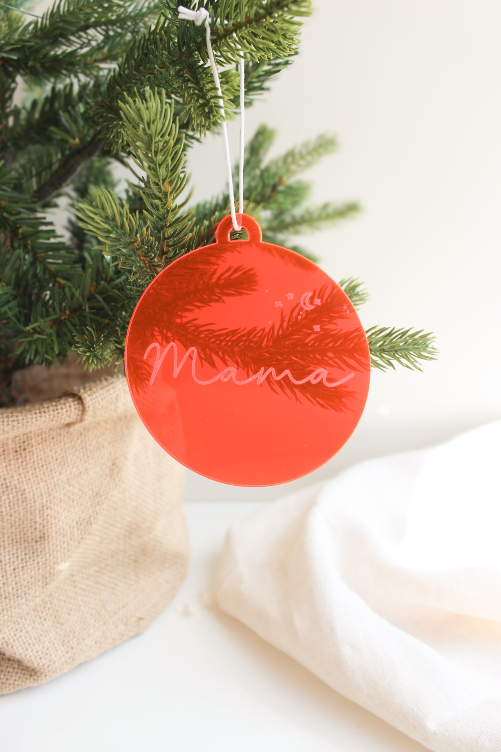 Weihnachtskugel aus Acryl mit Gravur