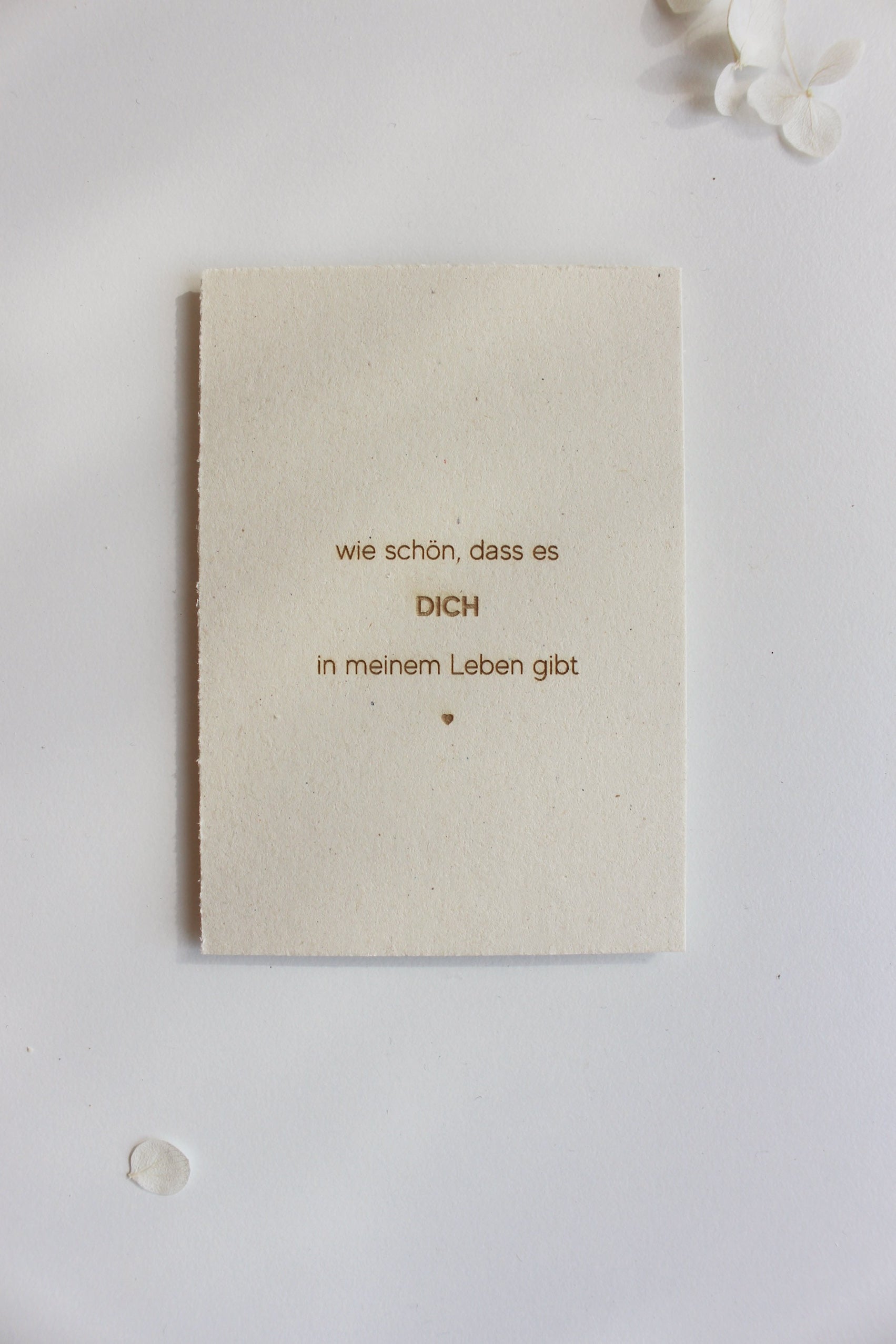 Mini gravierte Postkarte aus Finnpappe "wie schön, dass es DICH in meinem Leben gibt"