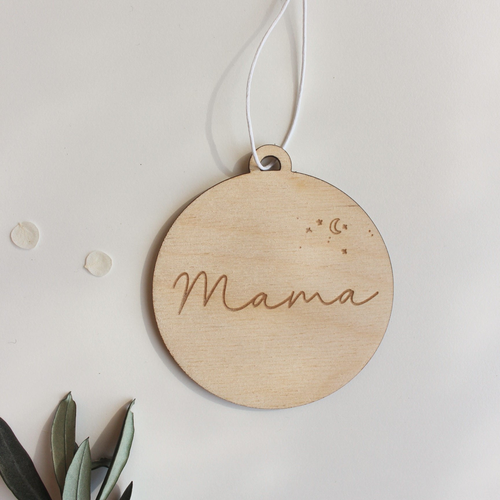 Personalisierte Weihnachtskugel aus Holz