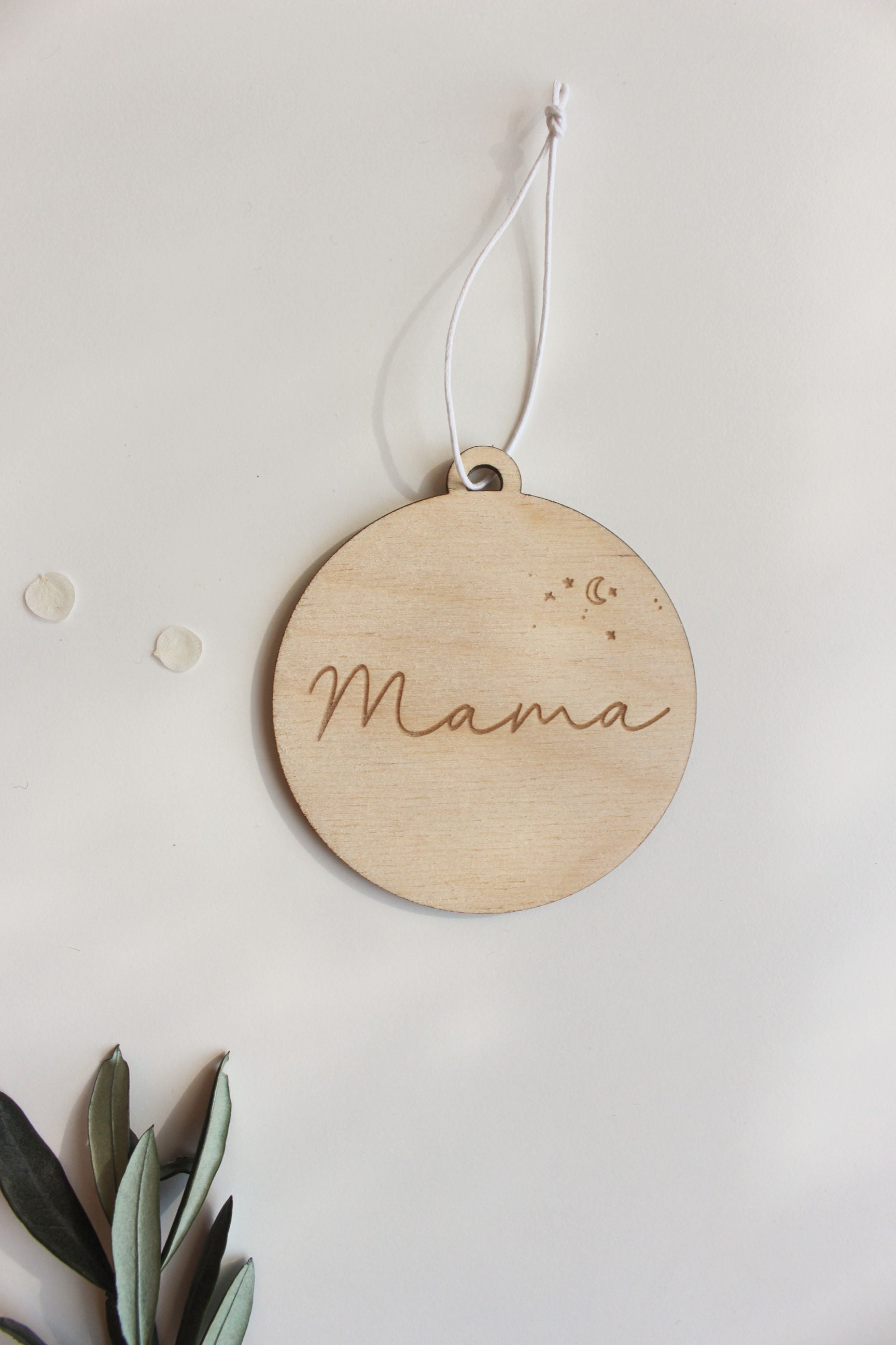 Personalisierte Weihnachtskugel aus Holz