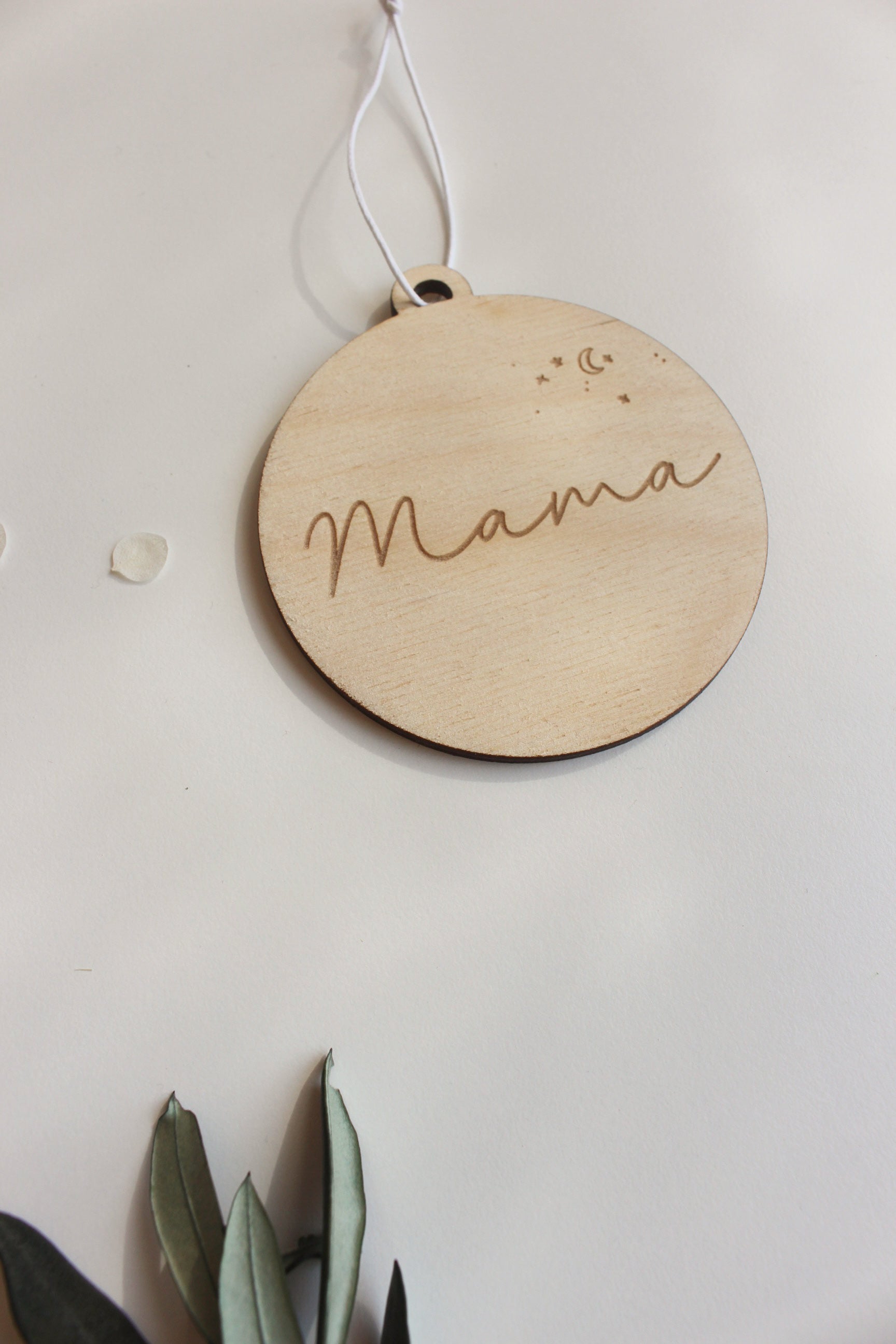 Personalisierte Weihnachtskugel aus Holz