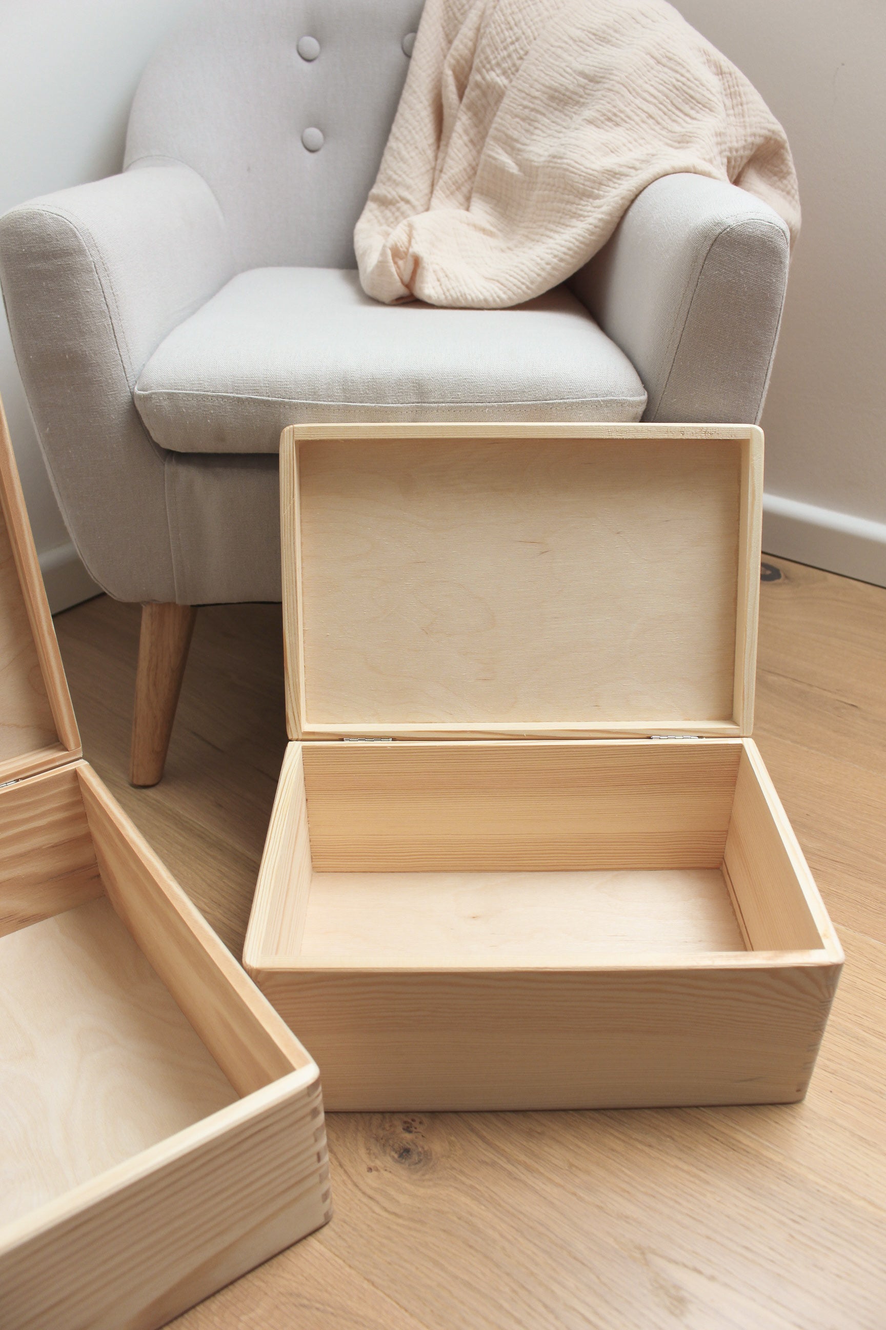 Erinnerungskiste zur Einschulung – Personalisierte Holzkiste mit „ABC“-Design