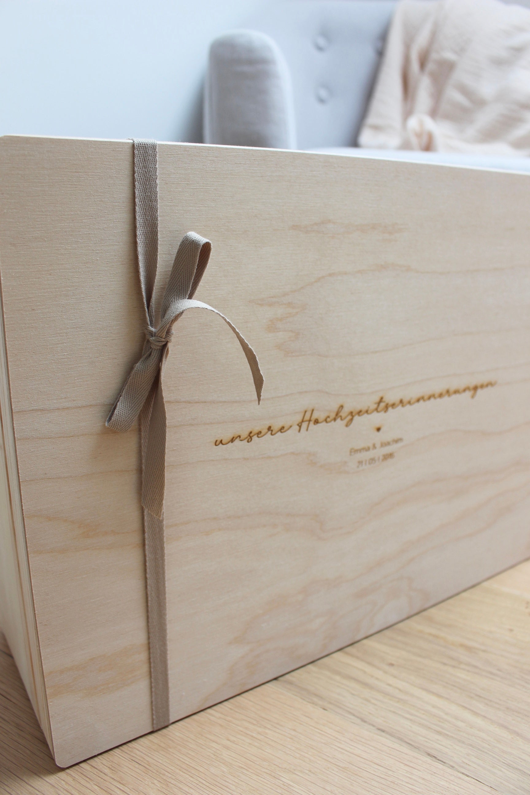 Personalisierte Erinnerungskiste als Hochzeitsgeschenk - minimalistisch
