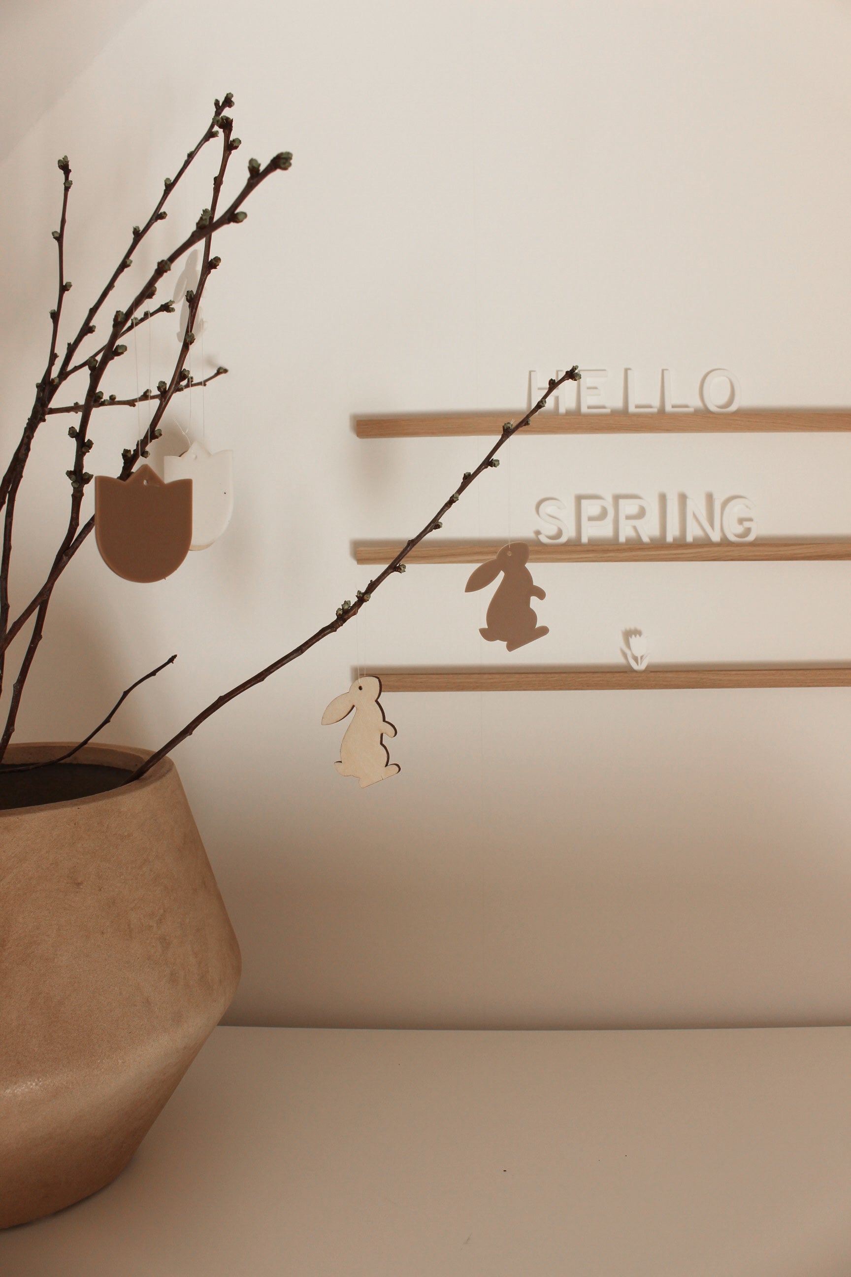 Minimalistische Osteranhänger – aus Acryl oder Holz