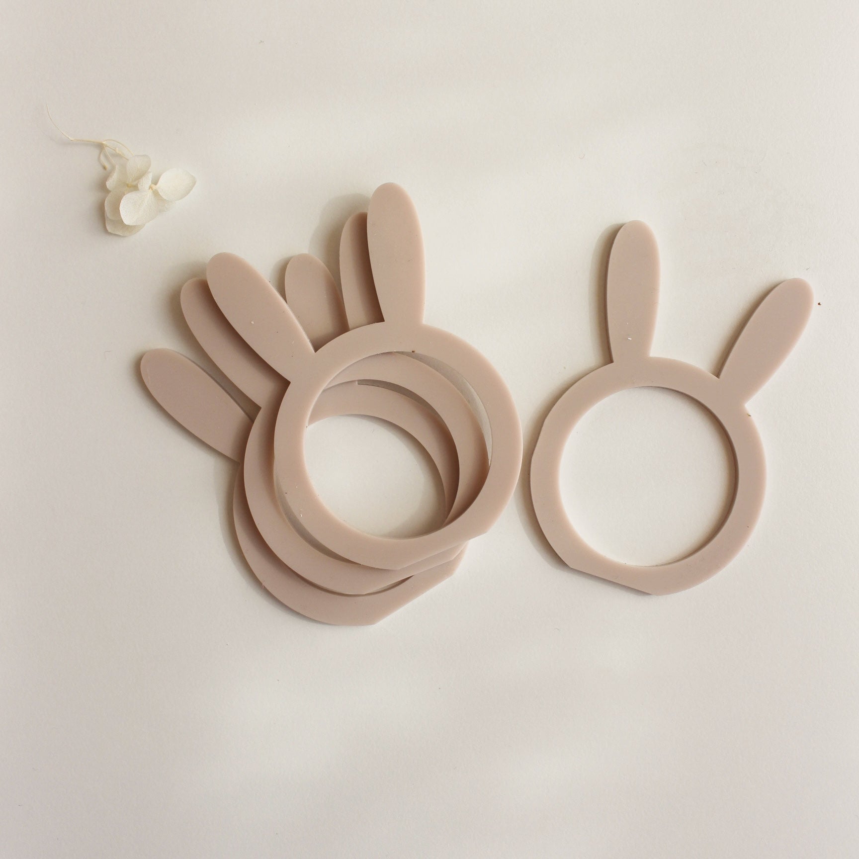 Serviettenringe aus Acryl zu Ostern