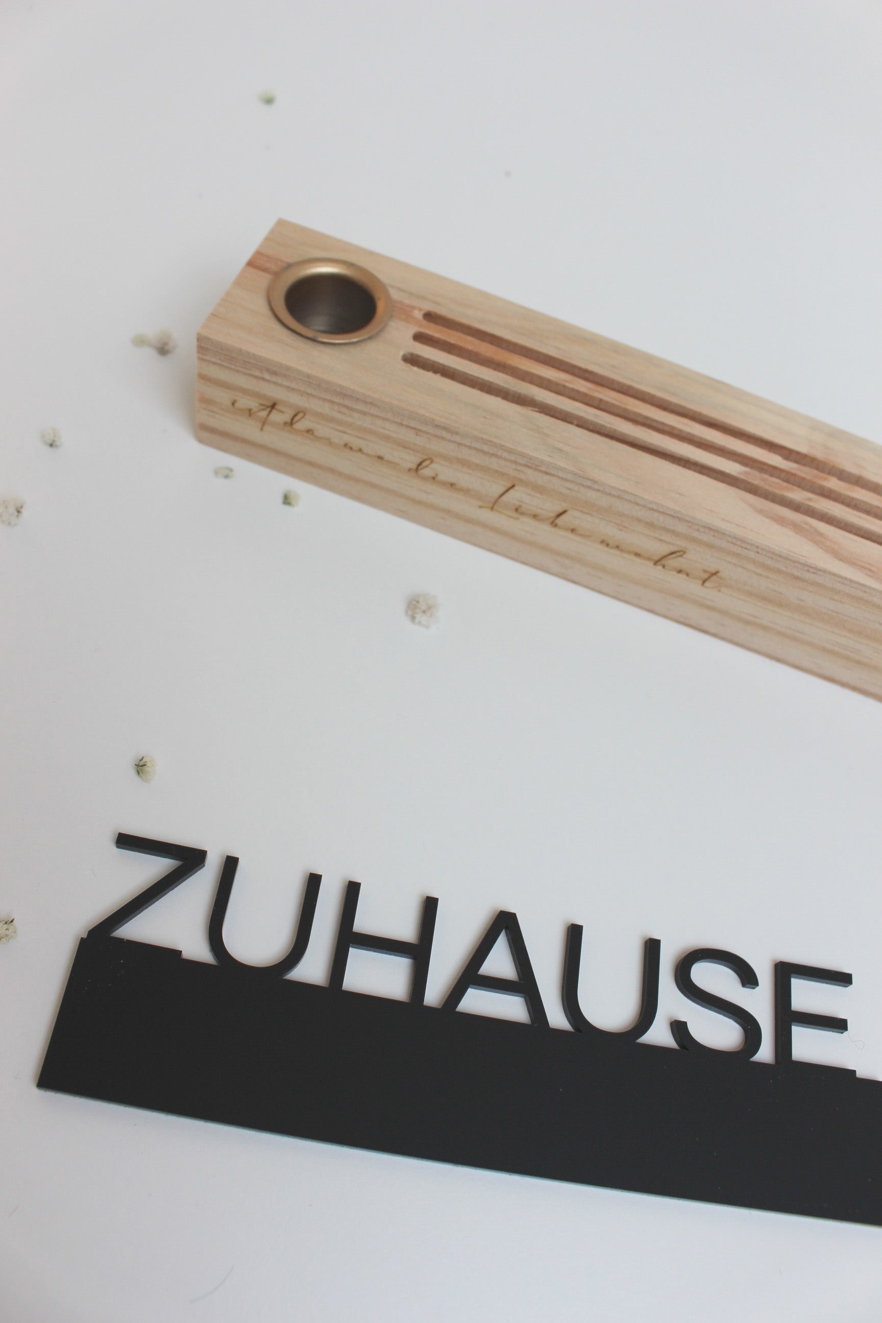 Holzaufsteller "Zuhause ist, wo die Liebe wohnt"