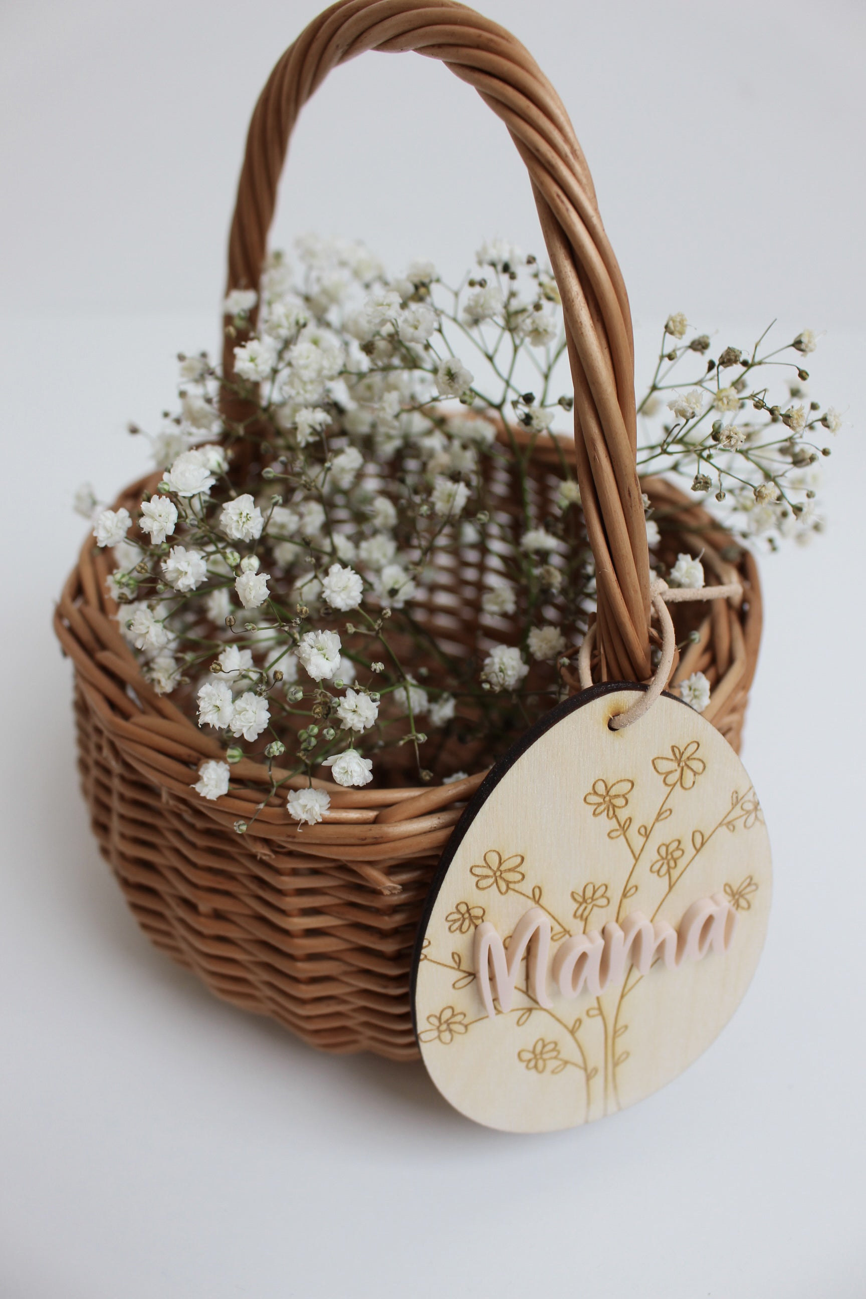 Osterkörbchen mit personalisiertem Anhänger - Blumenstrauß