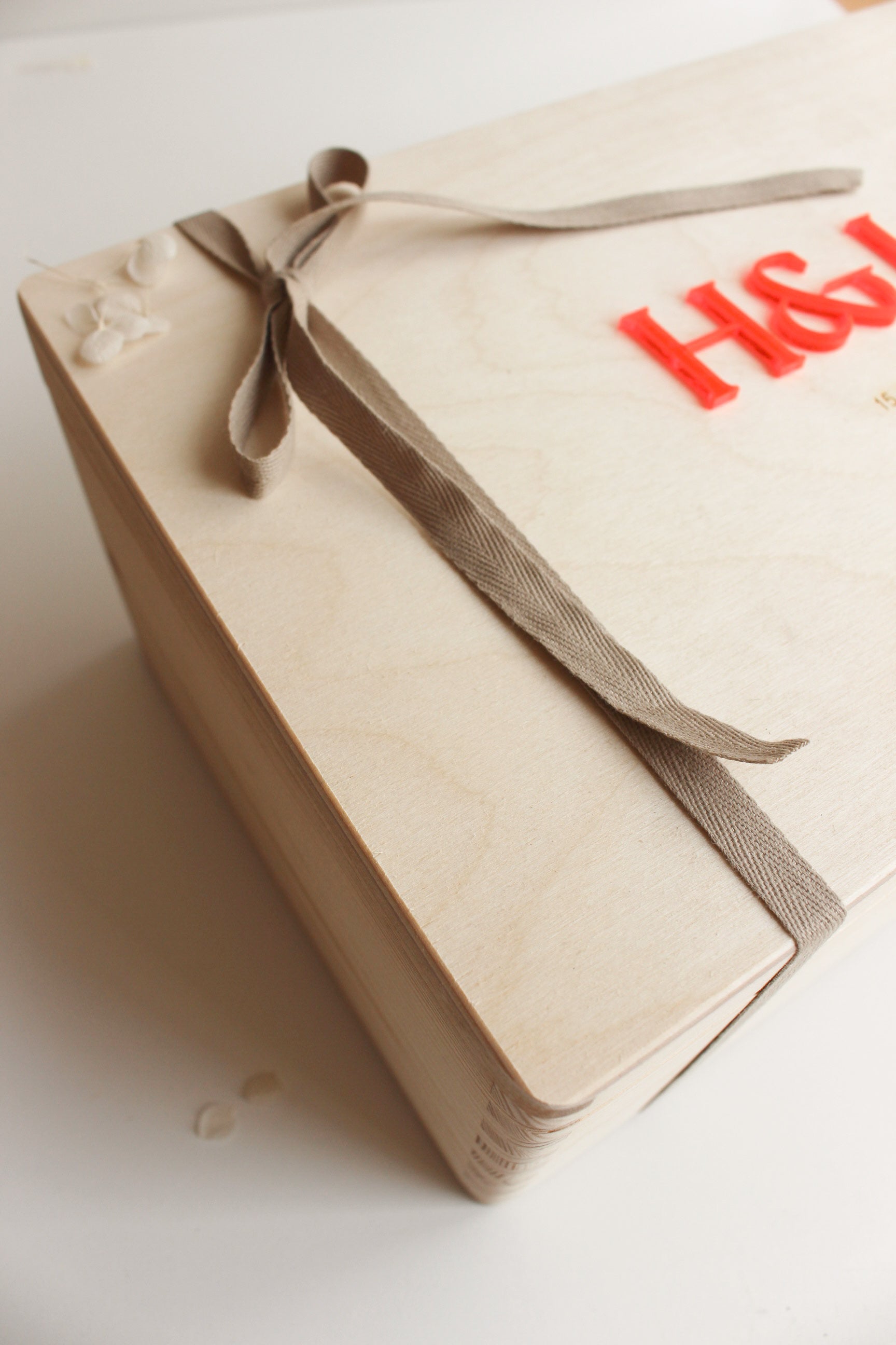 Erinnerungskiste zur Hochzeit – personalisiert mit Initialen & Datum
