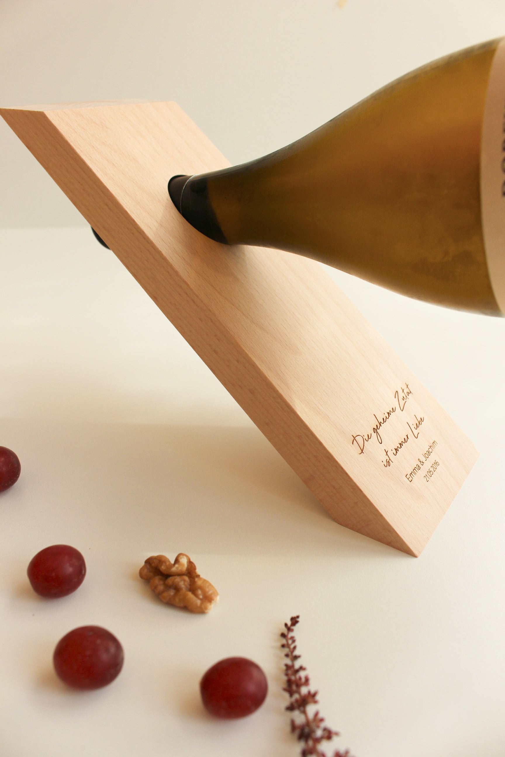 Personalisierter Weinflaschenhalter zur Hochzeit