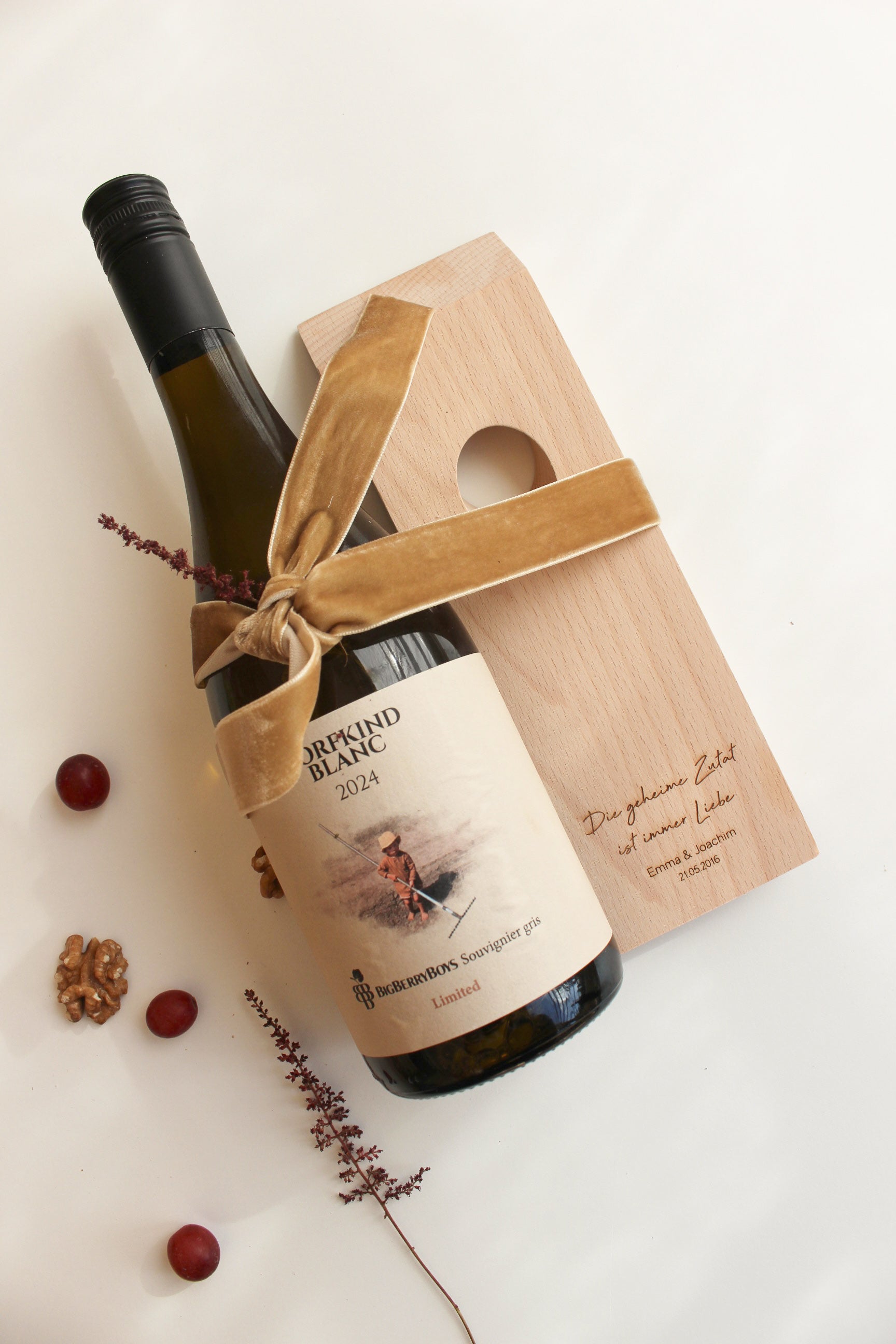 Personalisierter Weinflaschenhalter zur Hochzeit