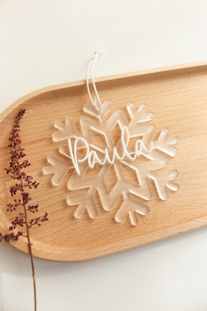 Personalisierte Schneeflocke als Weihnachtskugel